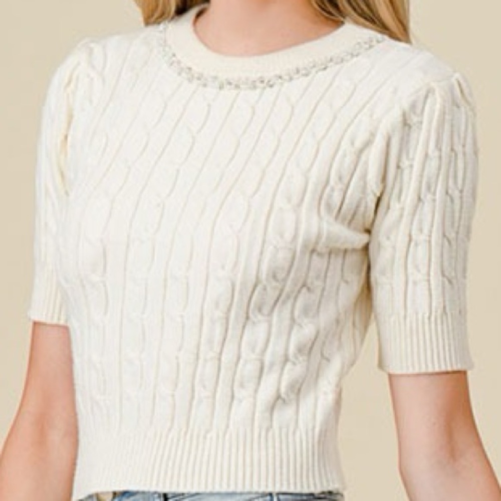 Crew neck short sleeve sweater top with diamond and pearl on neckline